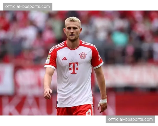 拜仁官方更新伤病名单:德里赫特恢复良好,已参与部分团队训练 拜仁官方更新伤病名单:德里赫特恢复良好,已参与部分团队训练